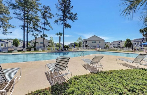 Carolina Forest Condo | A Home Away from Home: 2-bdrm condo in Myrtle Beach w/amazing golf course view