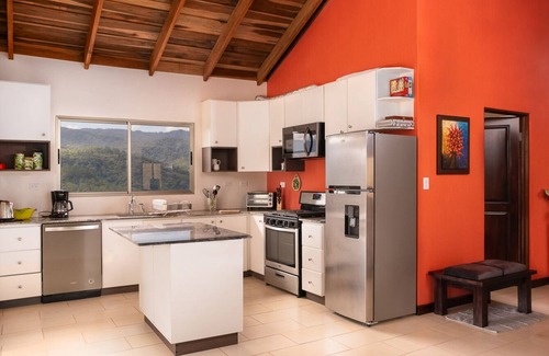 Orosi House | A home with beautiful mountain views. A Gem Close to Orosi.