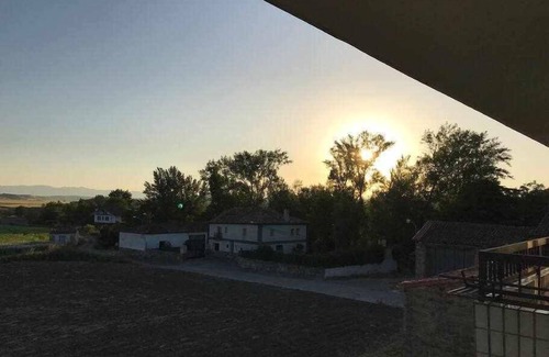 Herramelluri House | A house with a garden and beautiful views in La Rioja