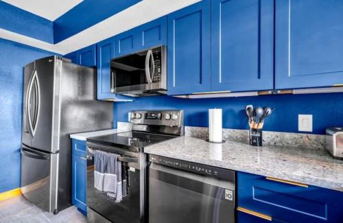 Neartown Apartment | A Houston Resort Style Pool EV Charging