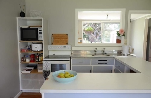 Whangateau House | A Kiwi Classic - beautiful bach in Whangateau