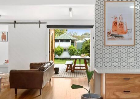 Herne Hill House | A Knight In - sleeps 6 - Winter Deal - 1pm Checkout!