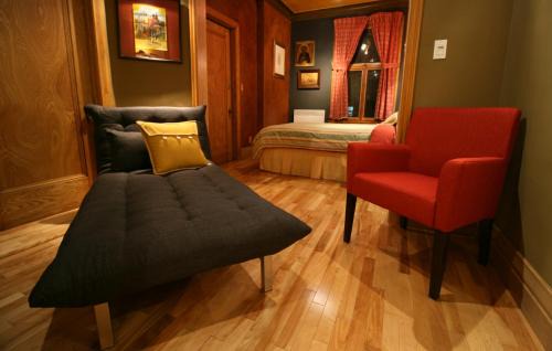 Vieux-Rosemont Bed & Breakfast | A La Carte Bed & Breakfast