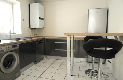 Vienne Apartment | A la Suite du Jardin de l'Isle
