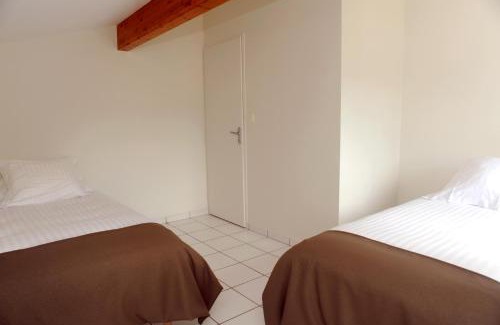 Vienne Apartment | A la Suite du Jardin de l'Isle
