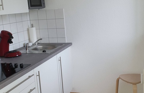 Bruhl-Guterbahnhof Apartment | A large, comfortable double bed (1.40 m) completes the offer.