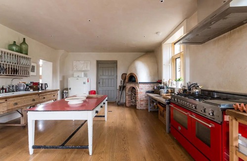 Lechlade House | A Large Cotswold Country Retreatnn
