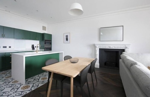 Isle of Lewis Apartment | A lews castle that sleeps 4 guests in 2 bedrooms