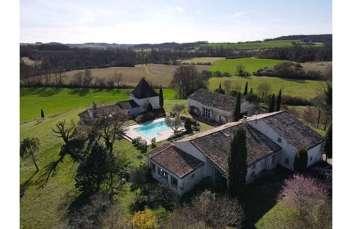 Razac-d'Eymet House | A little paradise in purple Périgord