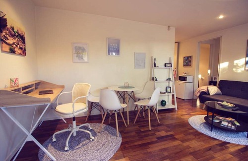 Parnell Apartment | A Little Piece of Paradise ~ private suite in secluded garden setting, WIFI etc.