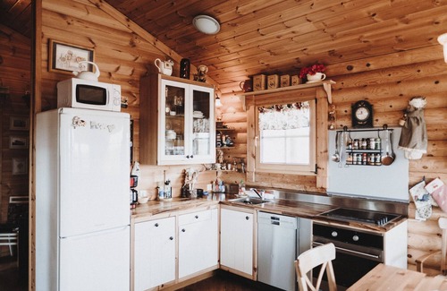 Selfoss Cabin | A Log Cabin at the Banks of River Hvítá!