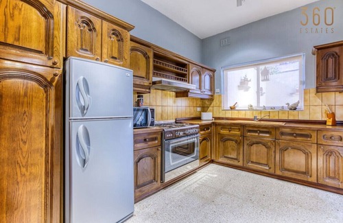 Rabat Apartment | A Lovely 3BR Maisonette in lovely town of Rabat