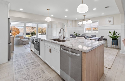 Ashburn House | A Luxurious Home for Rest and Work.