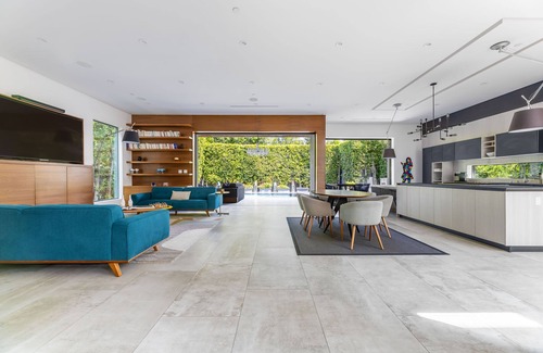 Hollywood House | A Luxurious Oasis in West Hollywood
