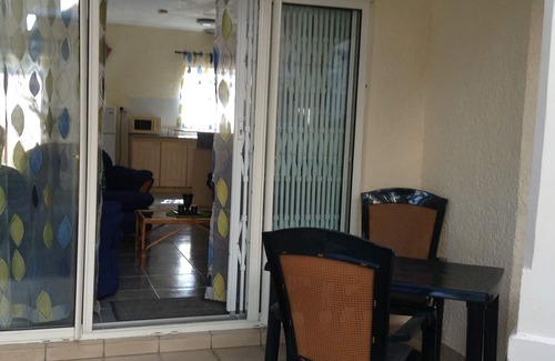 Flic-en-Flac Apartment | A luxurious two bed room apartment situated in the heart of Flic en Flac.