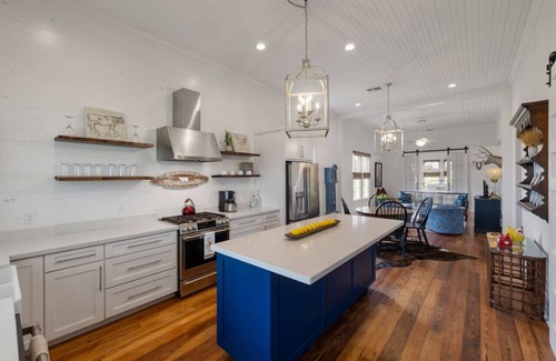 Brenham House | A luxury Farmstead retreat!