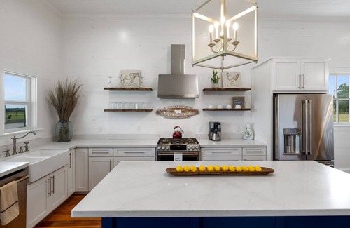 Brenham House | A luxury Farmstead retreat!
