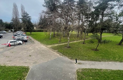 Aulnay-sous-Bois Apartment | A luxury room very close to Paris, CDG Airport, and Parc des Expositions