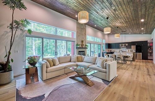 Narrowsburg House | A Modern Escape: 3-bed Contemporary on 5+ acres <1 Mile from the Delaware River.