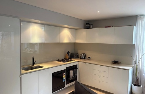 Bondi Apartment | A modern two bedroom apartment! Quiet, secure and 1 minute walk to Bondi Beach!