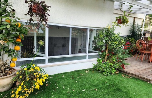 Haifa Apartment | A moment of silence