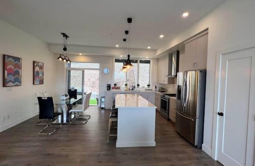 Promontory House | A Mountain Retreat with Views, Hot Tub & AC