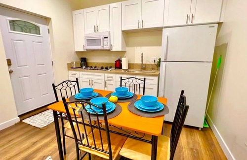 Reseda House | A newly built stunning guest house with all amenities.