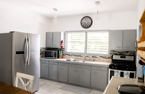 Estate Hull Apartment | A Peace in Paradise too!