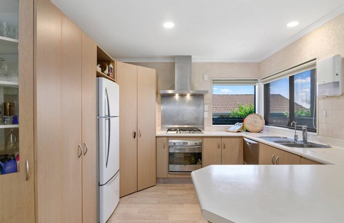 Owhata House | A Peaceful Paradise for Families and Large groups. Safe and Secure area