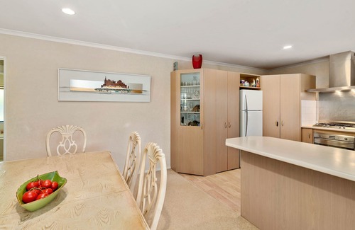 Owhata House | A Peaceful Paradise for Families and Large groups. Safe and Secure area