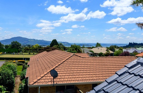Owhata House | A Peaceful Paradise for Families and Large groups. Safe and Secure area