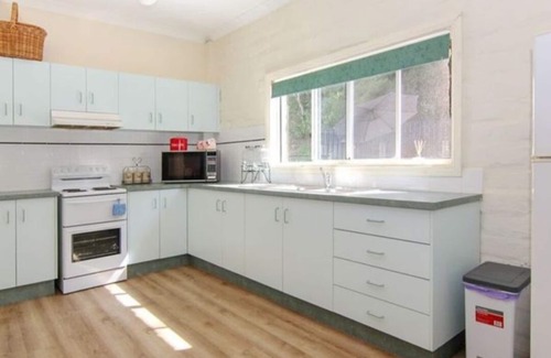 Forster Apartment | A peaceful , relaxing acreage 10 minutes from beaches shopping and National Park