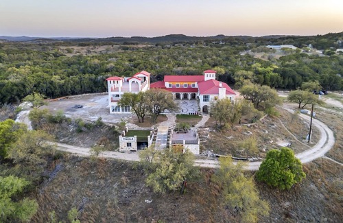 Spicewood House | A perfect destination for lovers of excellence and fine art