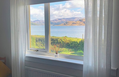 Tighnabruaich Cottage | A perfect escape for families or groups of friends.
