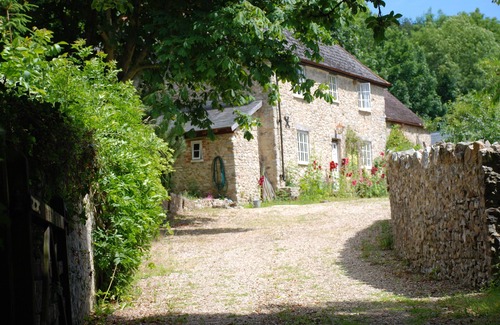 Axminster House | A Perfect hide away for coast and country holidays