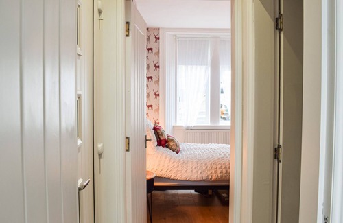 Dysart Cottage | A perfect little base made just for two located in a lovely village full of history.