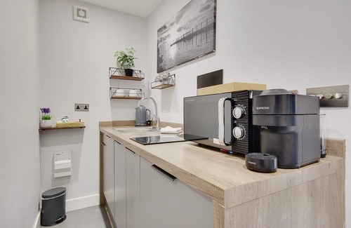 Matchams Apartment | A Petite Luxury Lodge with Outside Bath