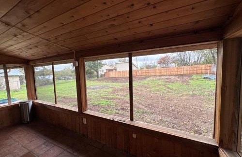 Bandera House | A Place on Pecan