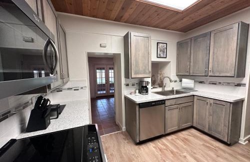 Bandera House | A Place on Pecan