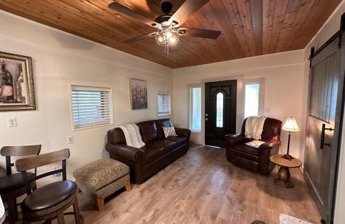 Bandera House | A Place on Pecan