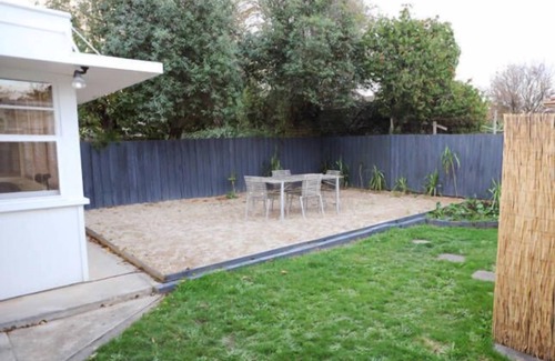 Newington House | A Place To Stay - 10 Smith St