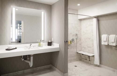 Tri-West Hotel | A Place You'll Surely Enjoy! Onsite Pool, Pet-Friend Property, Parking