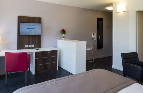 Dijon House | A Place You'll Surely Enjoy! Pets Allowed, Near Piscine Olympique Grand Dijon!