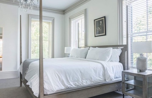 Kingston Hotel | A Place You'll Surely Enjoy! Near Ulster Performing Arts Center, Free Parking