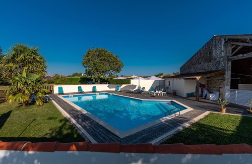 Saint-Simon-de-Pellouaille Cottage | A Proximité de Saintes, Gîte Climatisé 4/5 Personnes Avec Piscine