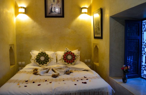 Mouassine House | A private Double Room in a Beautiful, Quiet Riad with plunge pool, wifi terrace