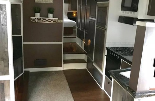 Spring Hill House | A Private RV Home Near Beach &Weeki Wachee Mermaid