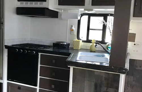 Spring Hill House | A Private RV Home Near Beach &Weeki Wachee Mermaid