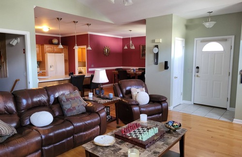 Saratoga Springs House | A quaint townhome, close to Brown's Beach, SPAC, Casino, Golf, etc.