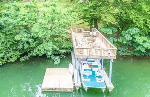 Moneta House | A Quiet Cove